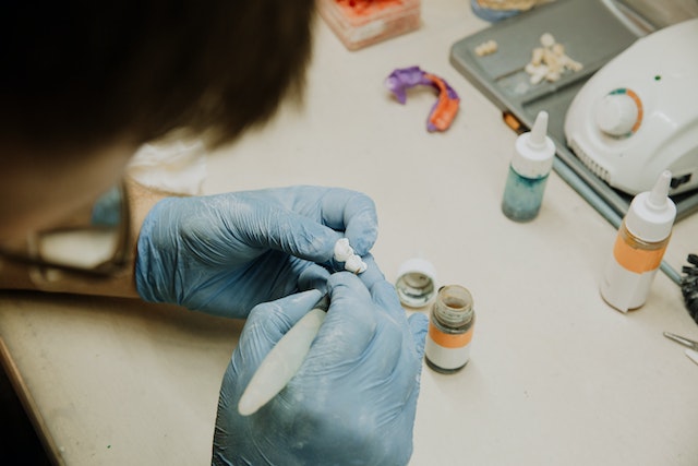 tworzenie implantu zęba